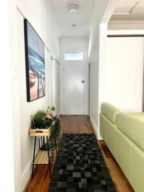 Mascot Guesthouse 5 mins to Airports 17 mins to CBD, Sydney